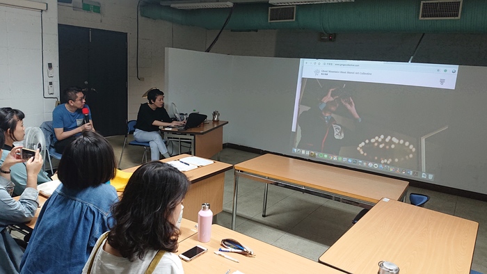 鬼丘鬼鏟李奧森演講。