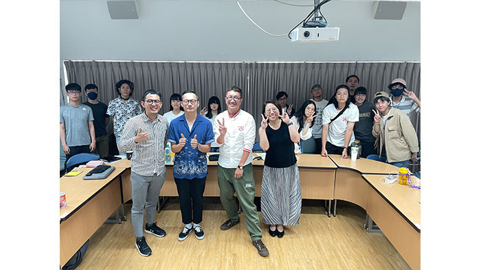 本場次師生們合照